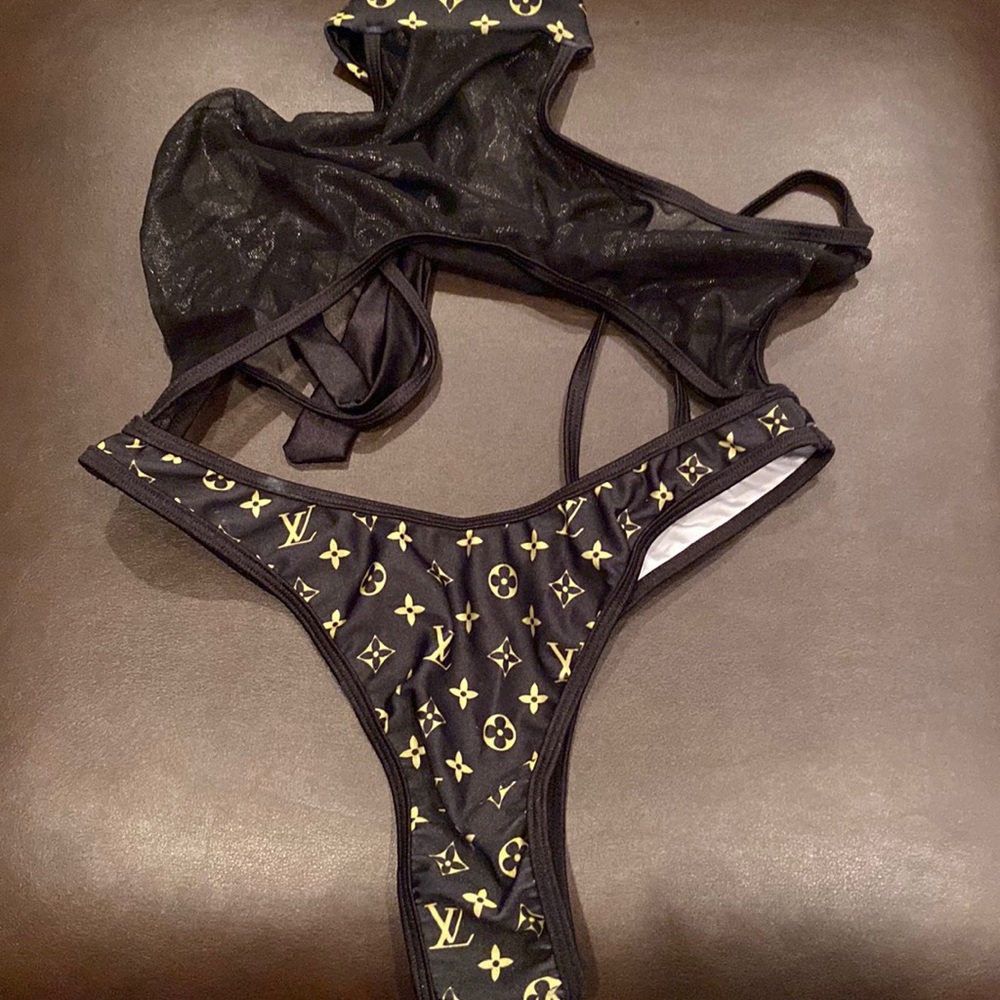 One piece bikini